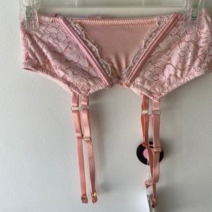 LIVIARA GARTER BELT